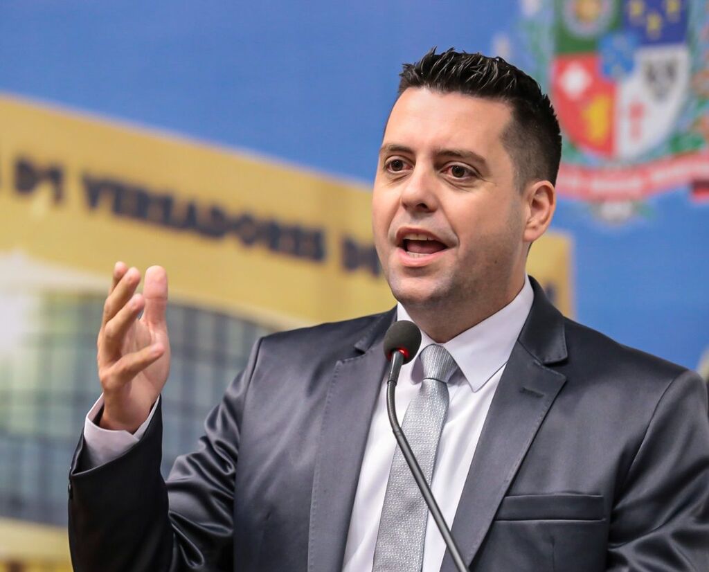Diego Machado critica estratégia do NOVO e defende Adriano como candidato ao governo